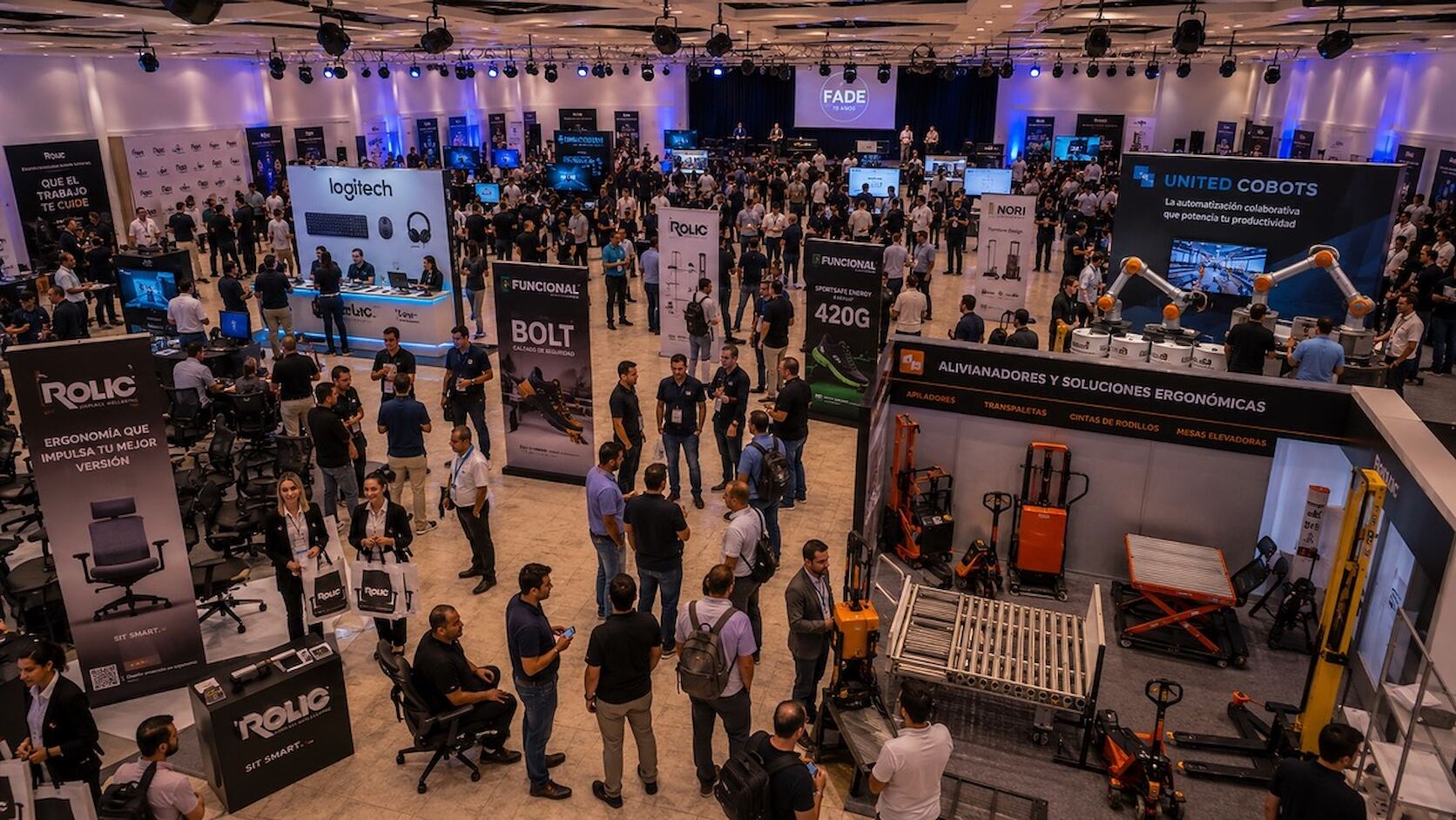 Vista general del salón de ExpoErgo con stands y visitantes