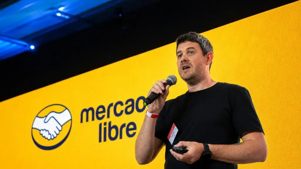Mercado Libre compartió su experiencia regional en ergonomía y recibió el reconocimiento EER 2025 en la Jornada Nacional de Ergonomía – FADE 10 Años
